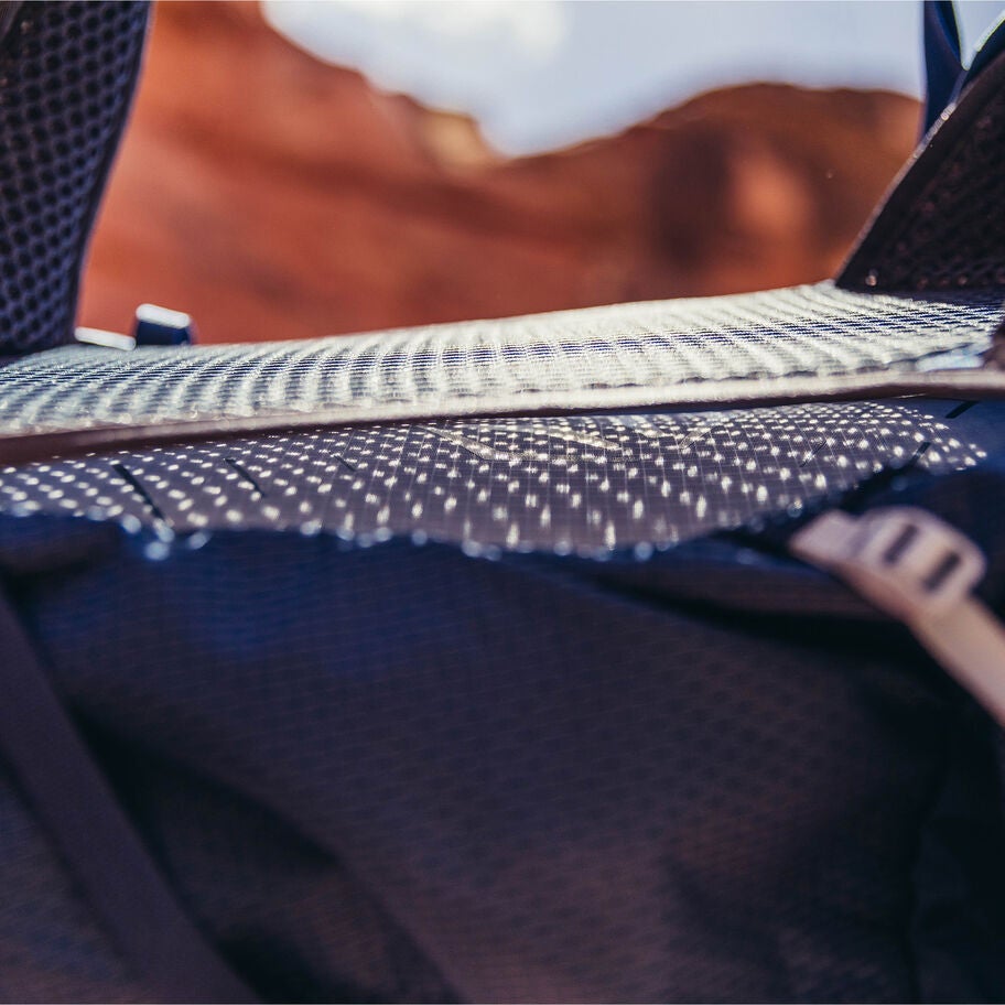 Juno 30 in the color Emerald Green. image number 3