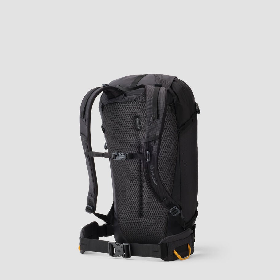 Alpinisto 30 in the color Summit Black. image number 1