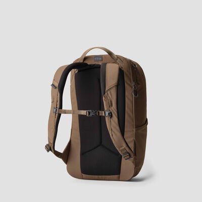 Retna 28 in the color OUTLET | Mesa Brown.