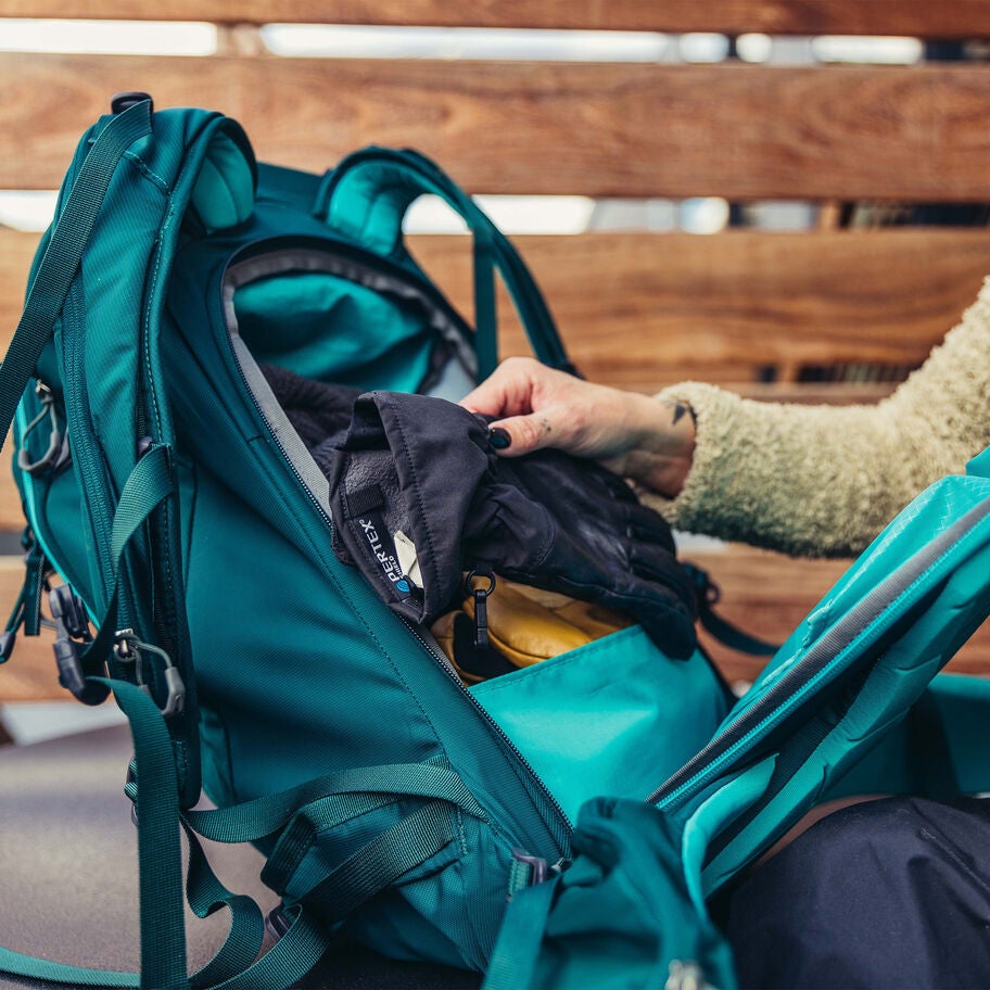 Women's Targhee 24 in the color Emerald Teal. image number 3