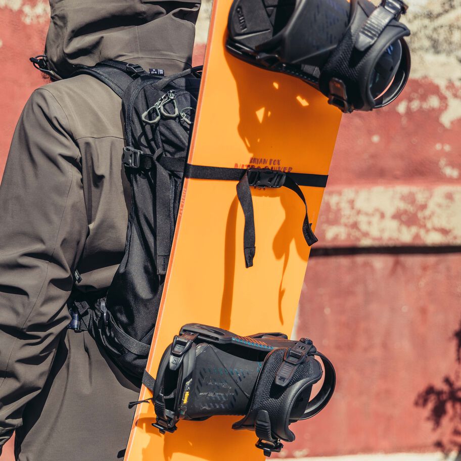 Verte 18 in the color Apres Orange. image number 2