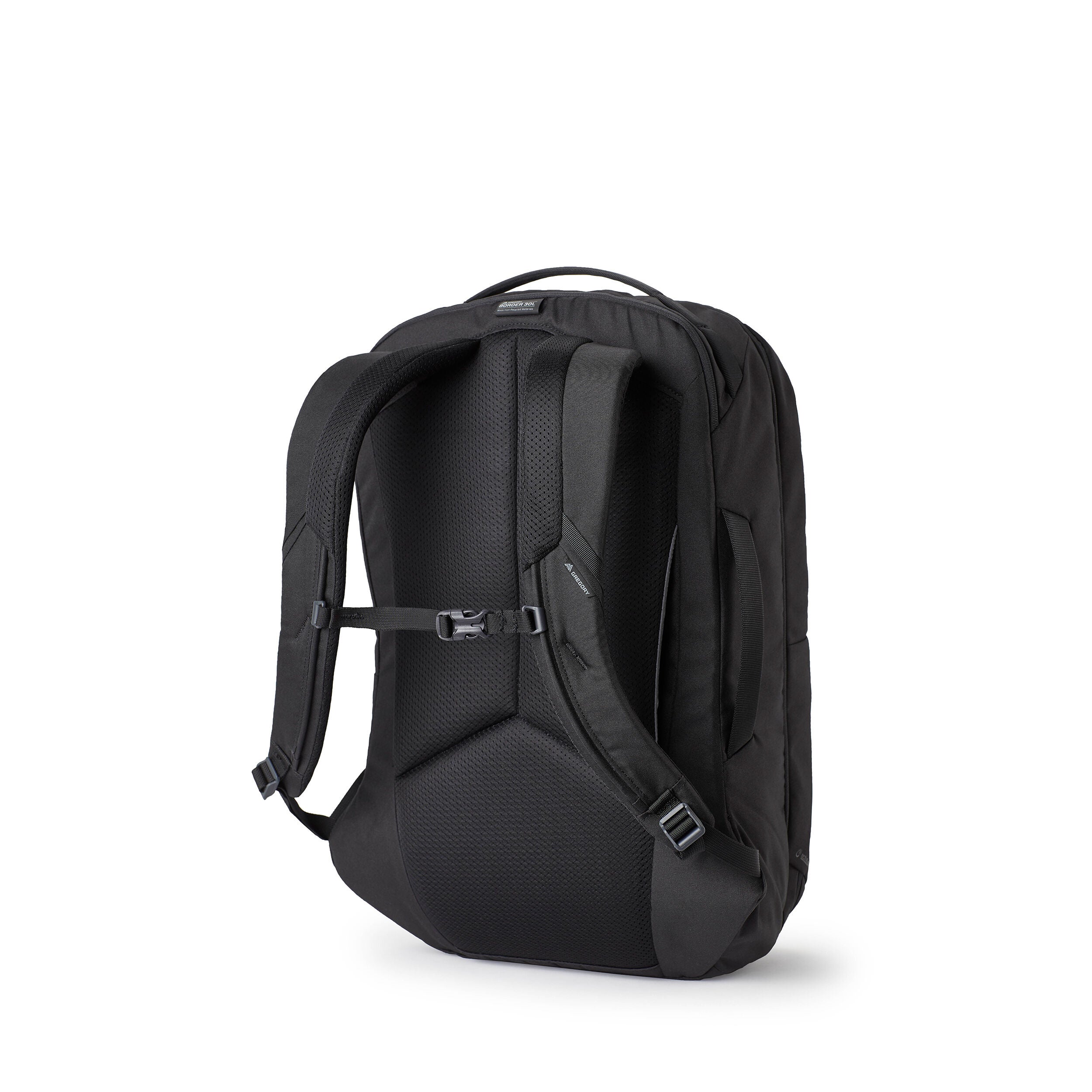 Border Traveler 30 in the color Total Black.