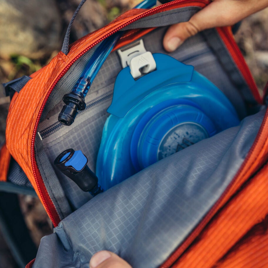 Citro 24 H2O in the color Spark Orange. image number 2