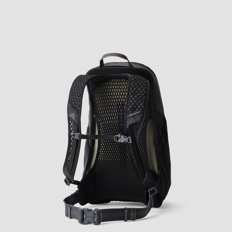 Arrio 20 in the color Shadow Pine Black. image number 1