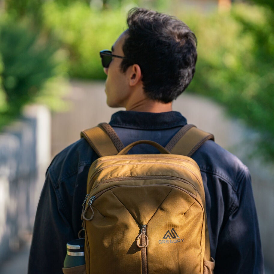 Rhune 22 in the color Sand Storm. image number 8