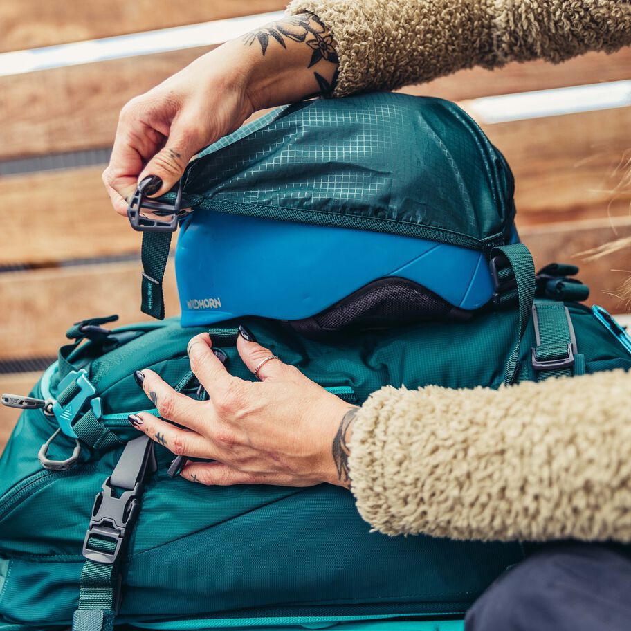 Women's Targhee 30 in the color Jade Green. image number 4