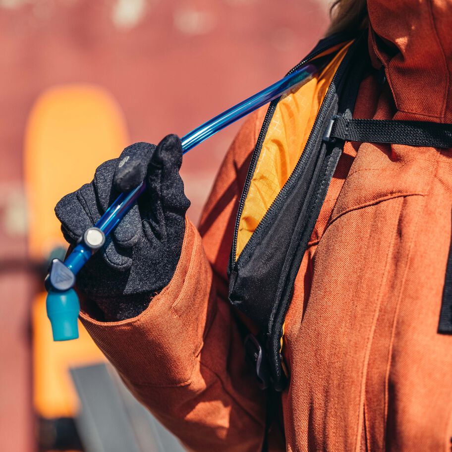 Verte 12 in the color Coyote Midnight. image number 6