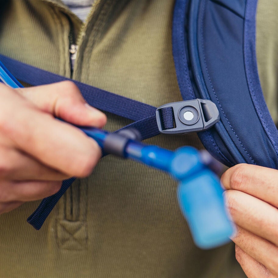 Inertia 18 H2O Day Hiking Hydration Pack Gregory