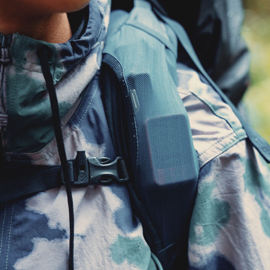 Deva 70 in the color Garnet Red. image number 6