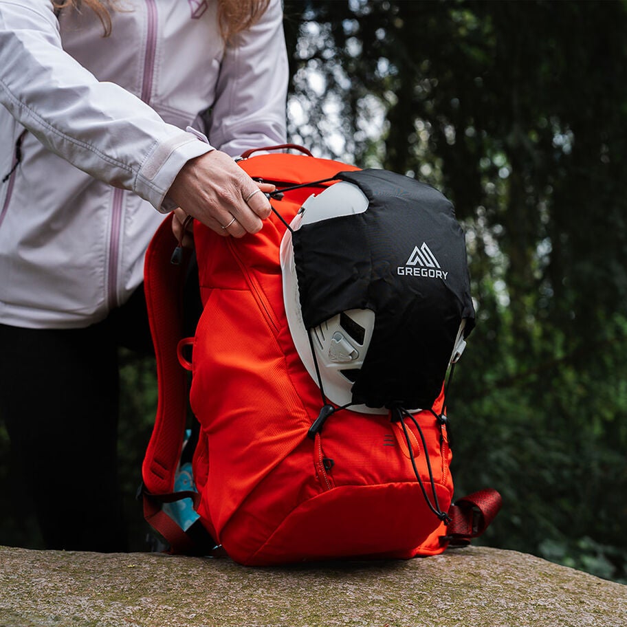 Packable Helmet Holder in the color Obsidian Black. image number 5