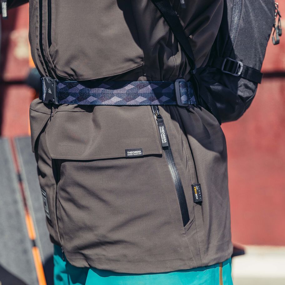 Verte 18 in the color Coyote Midnight. image number 4