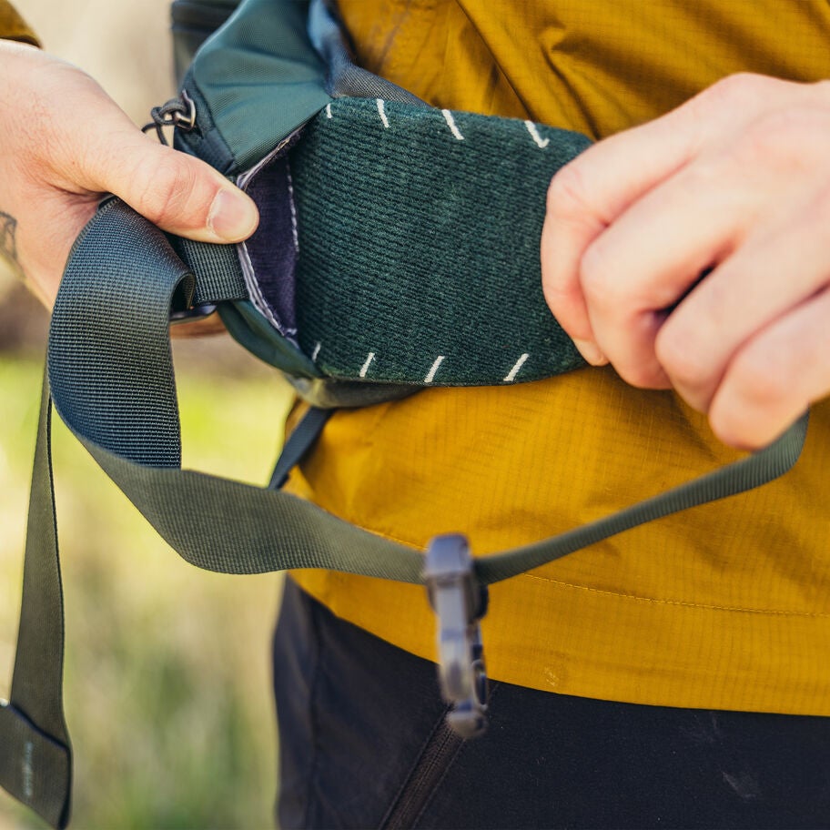 Paragon 60 in the color Desert Red. image number 4