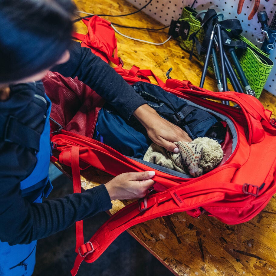 Targhee 32 in the color Gamma Red. image number 2