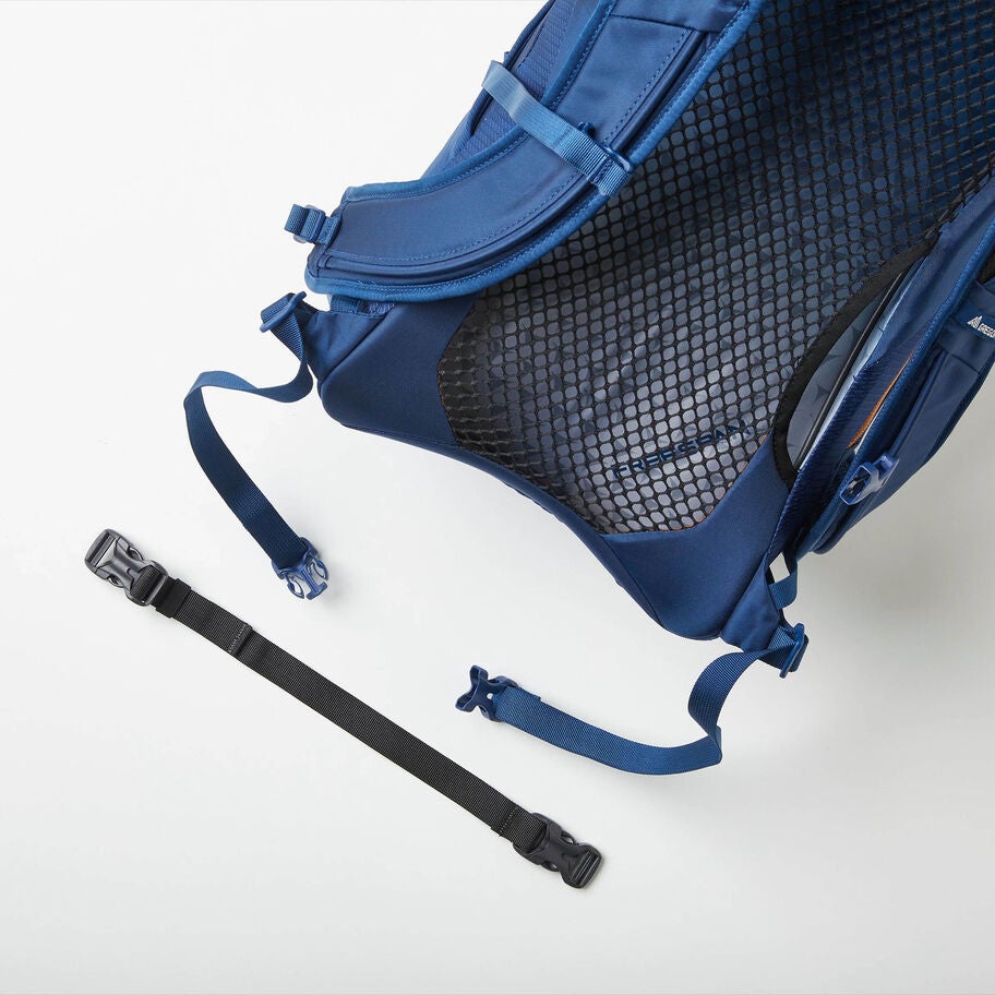 Hipbelt Extender - 3/4 in / 20mm in the color Charcoal. image number 2