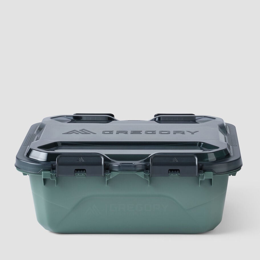 Alpaca Gear Box 25 in the color Nomad Green. image number 0